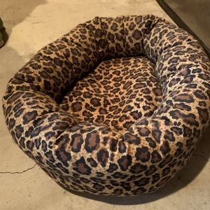 Cat or small dog bed